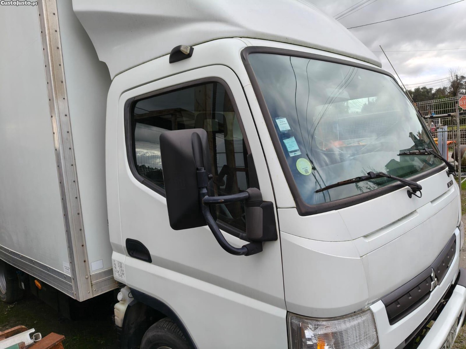 Mitsubishi  Fuso com plataforma - 17 foto 5
