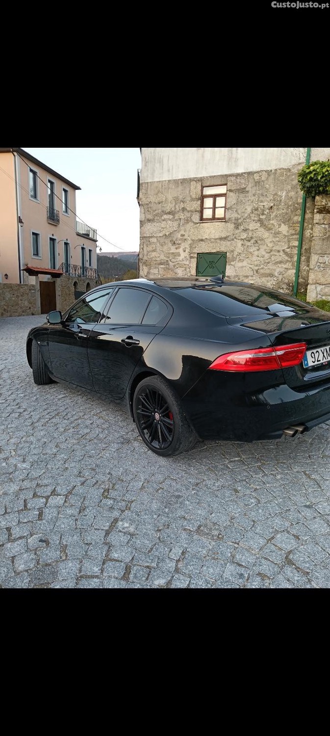 Jaguar XE Xe — fotografia 5