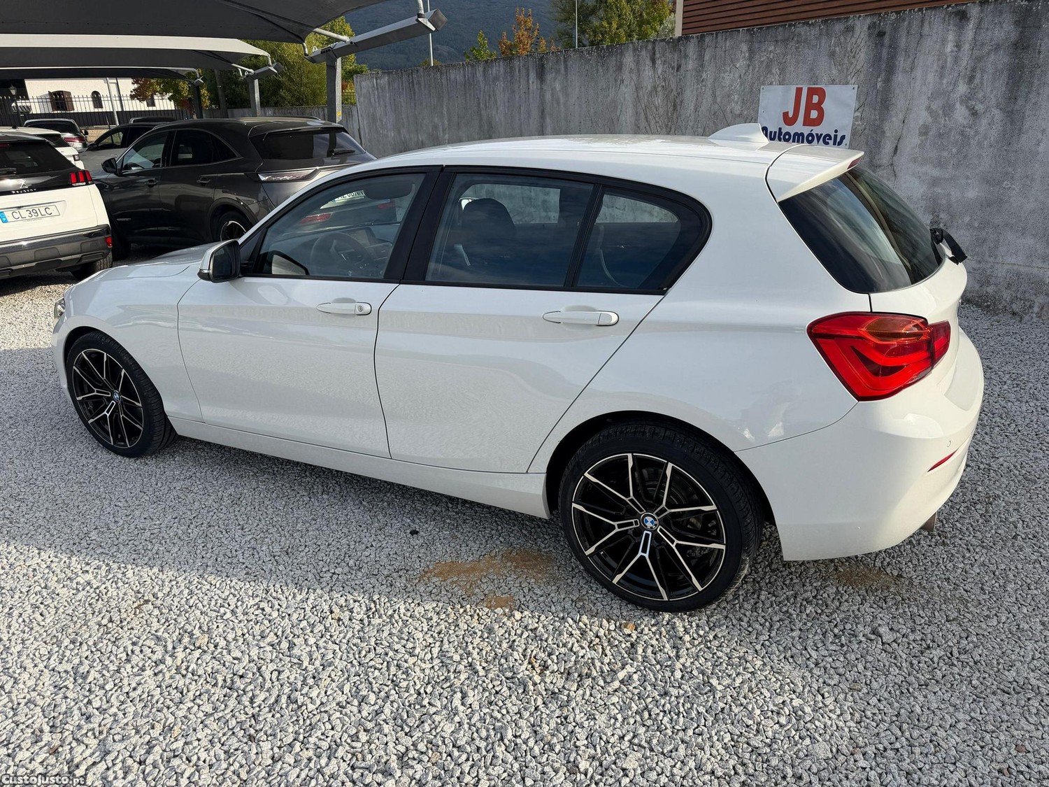 BMW 116 i — fotografia 10