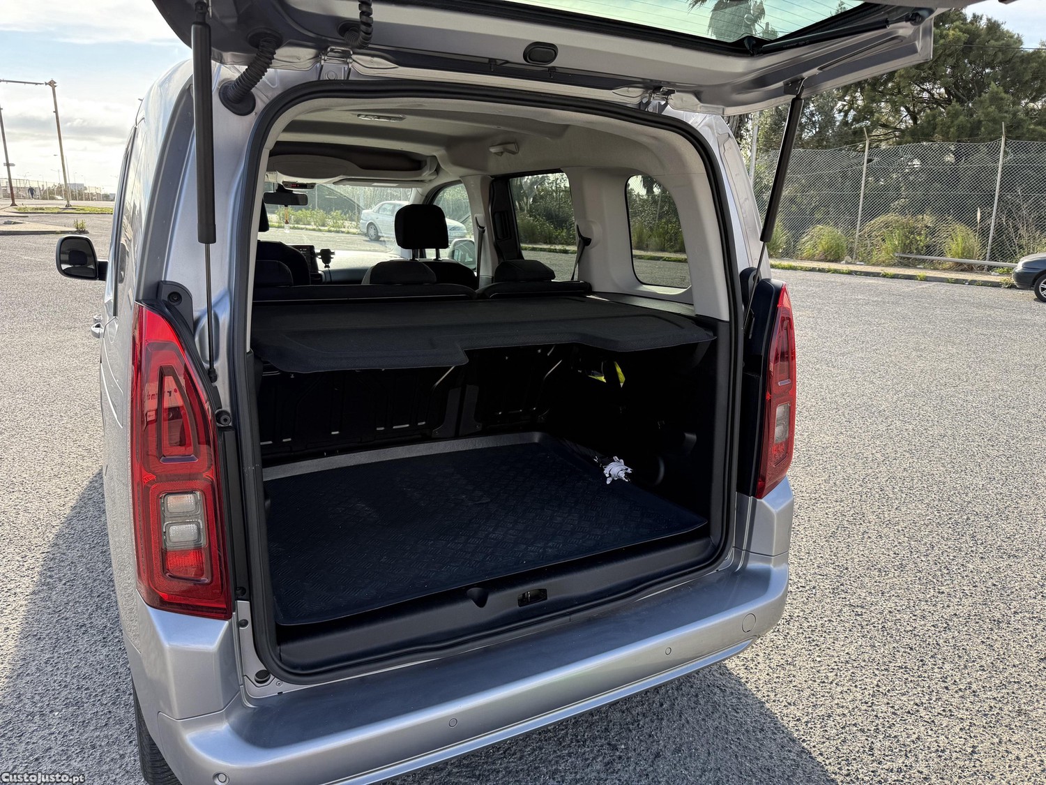 Opel Combo Life — fotografia 4