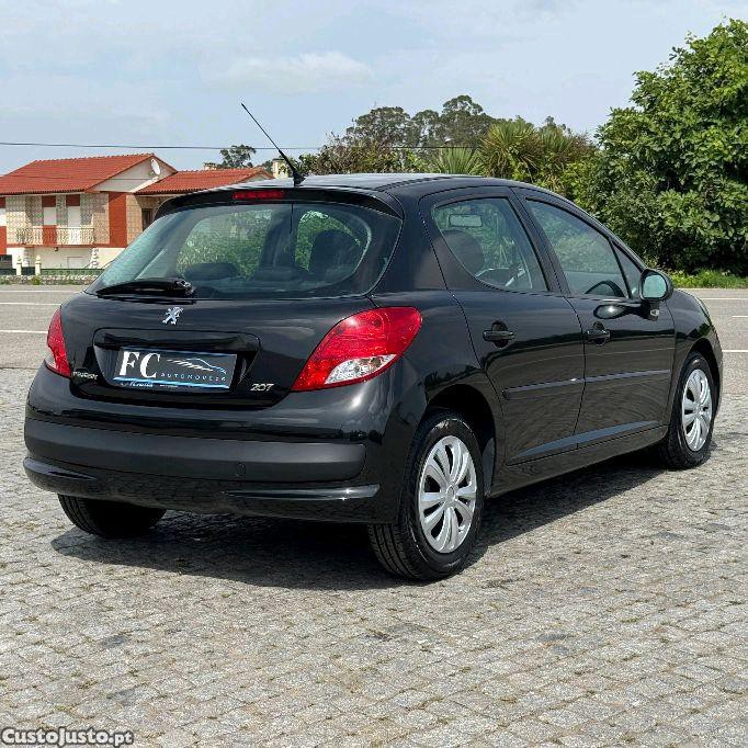 Peugeot 207 1.4 Hdi — fotografia 5