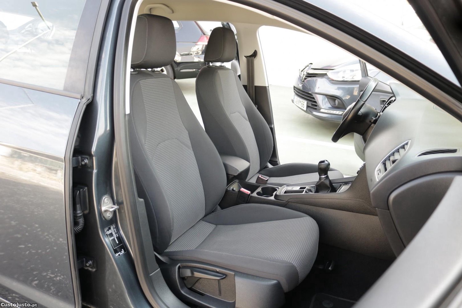 SEAT Leon ST 1.6 TDI Style 115cv — fotografia 40