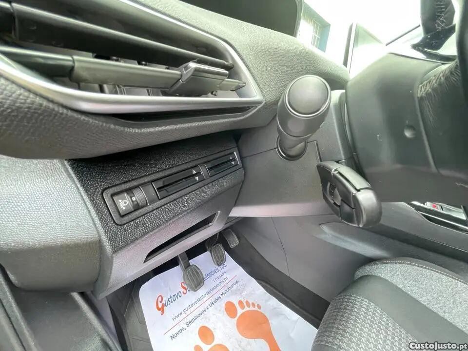 Peugeot 3008 1.5 BlueHDi Active Pack — fotografia 5