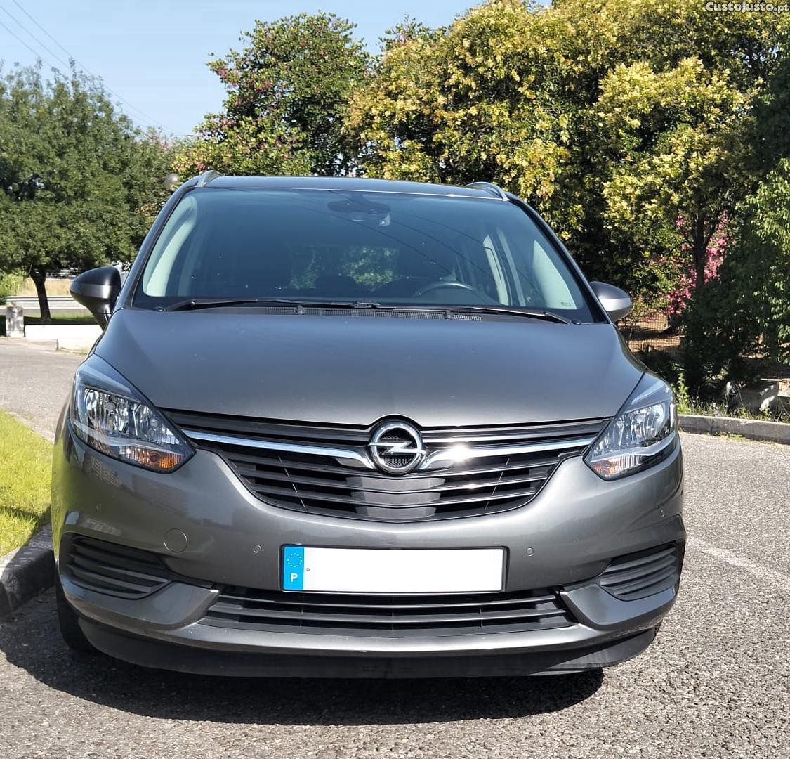 Opel Zafira Tourer 1.6 CDTi Innovation 7 Lugares - 19 foto 2