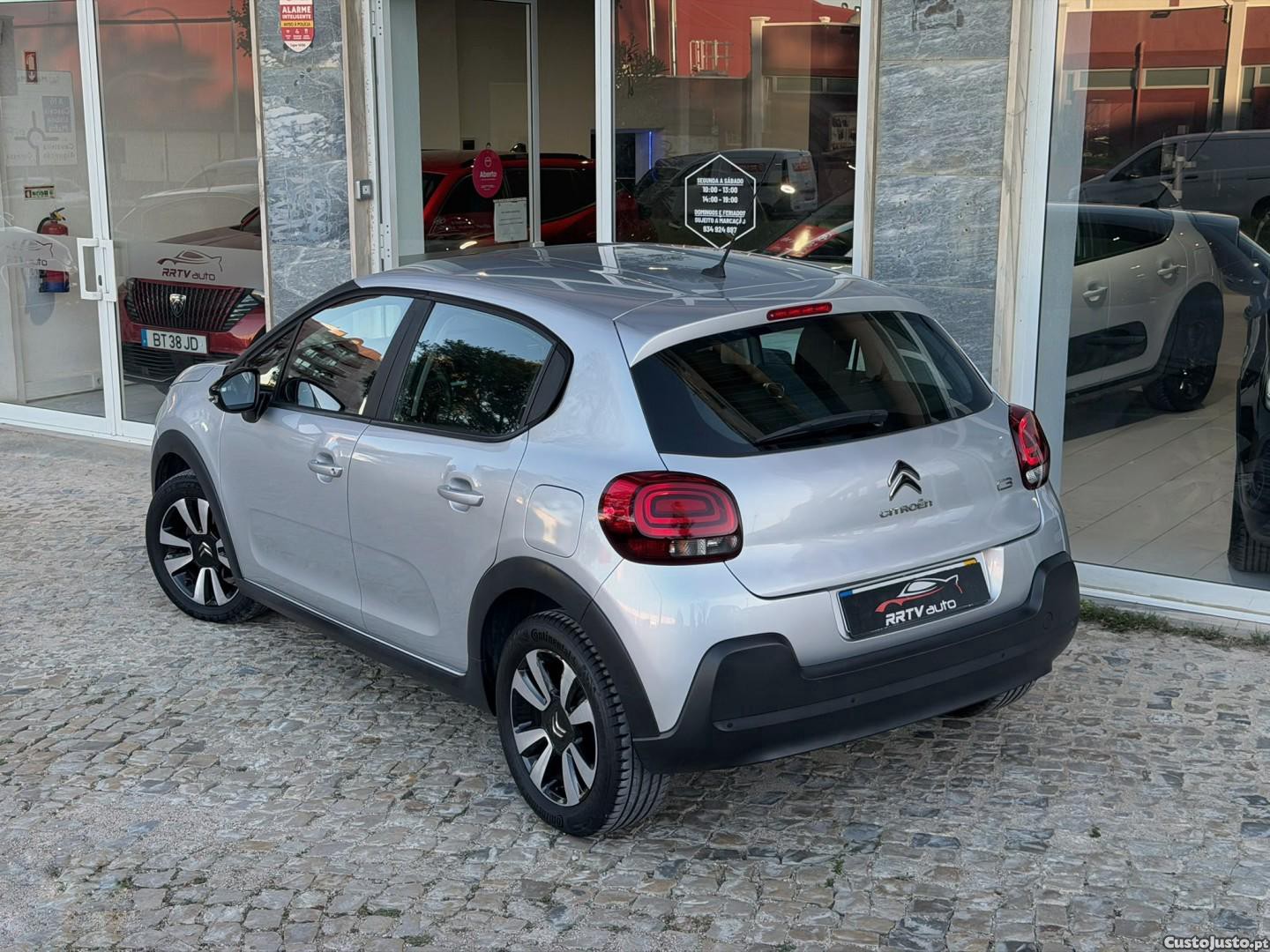 Citroën C3 1.6 BlueHDi Attraction — photo 2