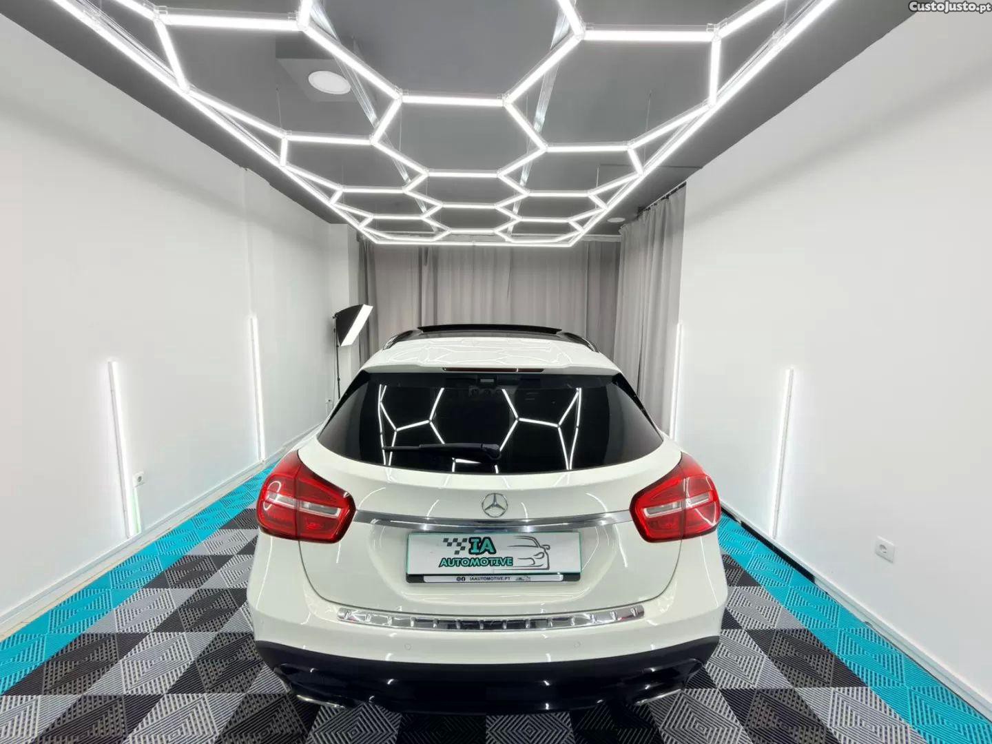 Mercedes-Benz GLA 200 Urban — fotografia 14