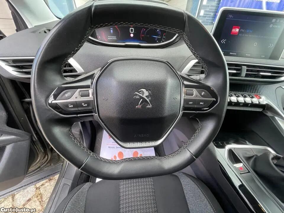 Peugeot 3008 1.5 BlueHDi Active Pack — fotografia 10