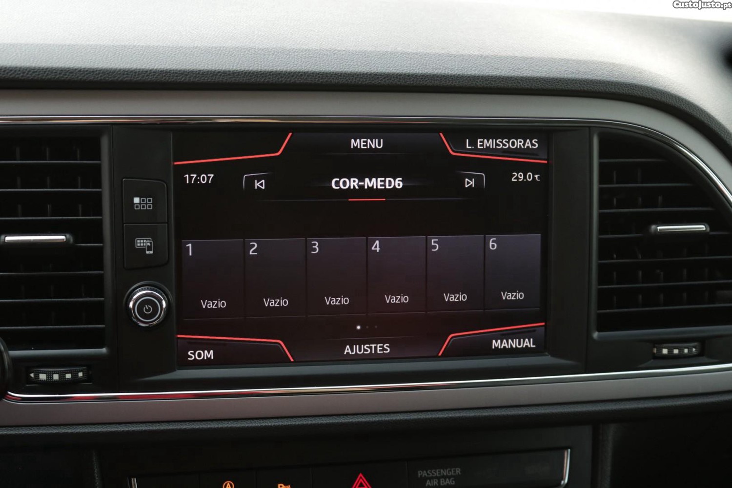 SEAT Leon ST 1.6 TDI Style 115cv — fotografia 8
