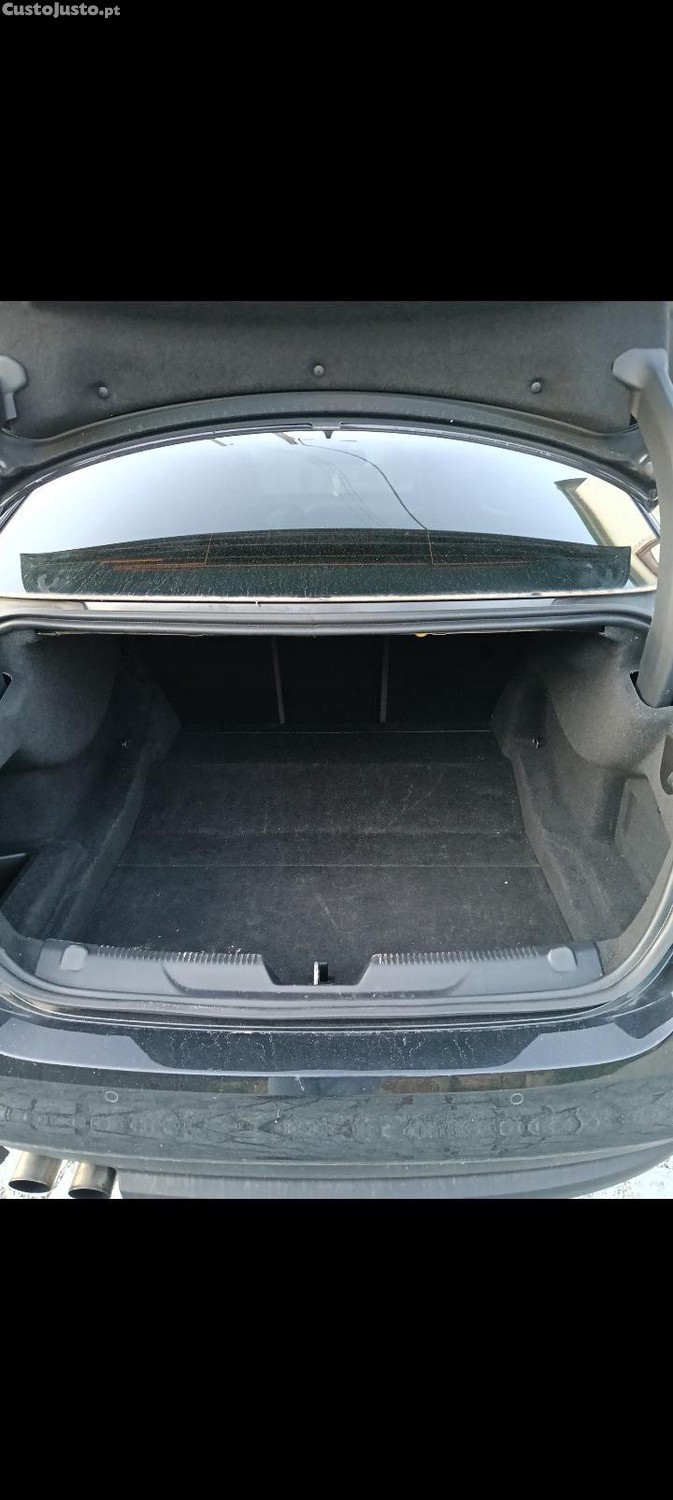 Jaguar XE Xe — fotografia 4