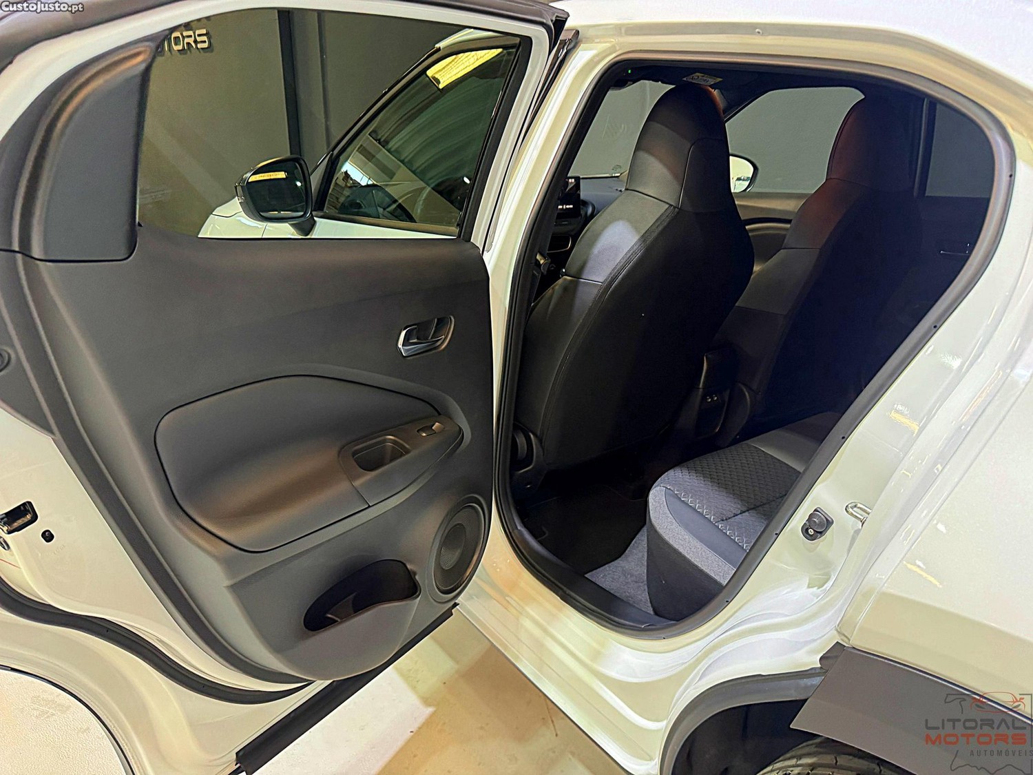Nissan Juke 1.0 DIG-T N-Connecta NAV. — fotografia 11