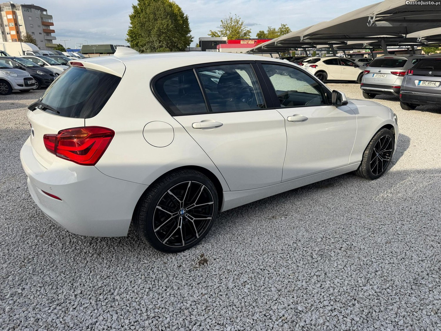 BMW 116 i — fotografia 8