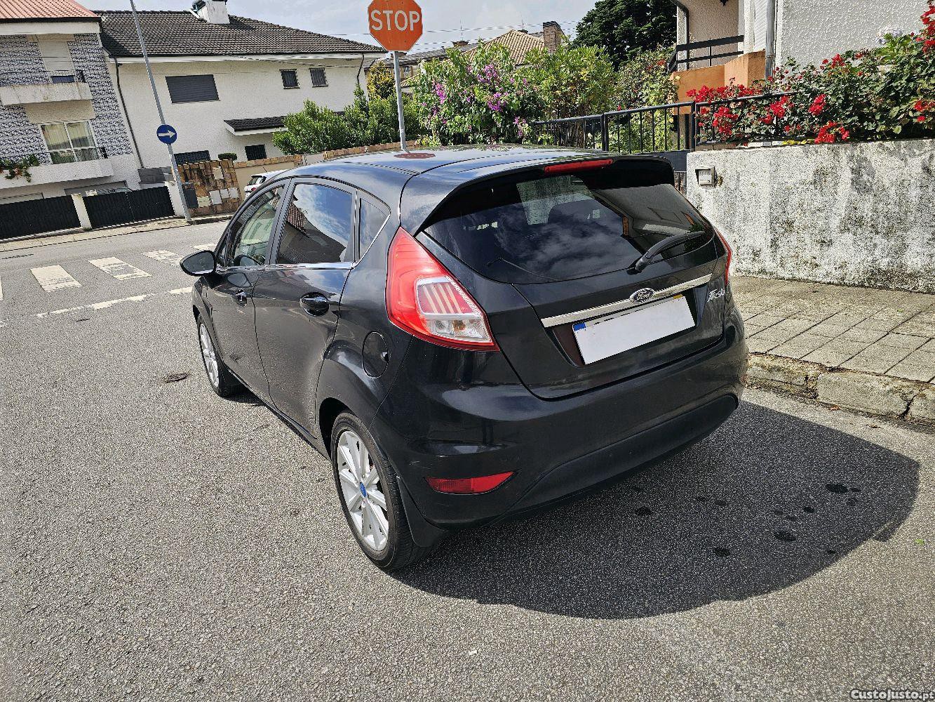 Ford Fiesta 1.0 Gasolina - 16 foto 2