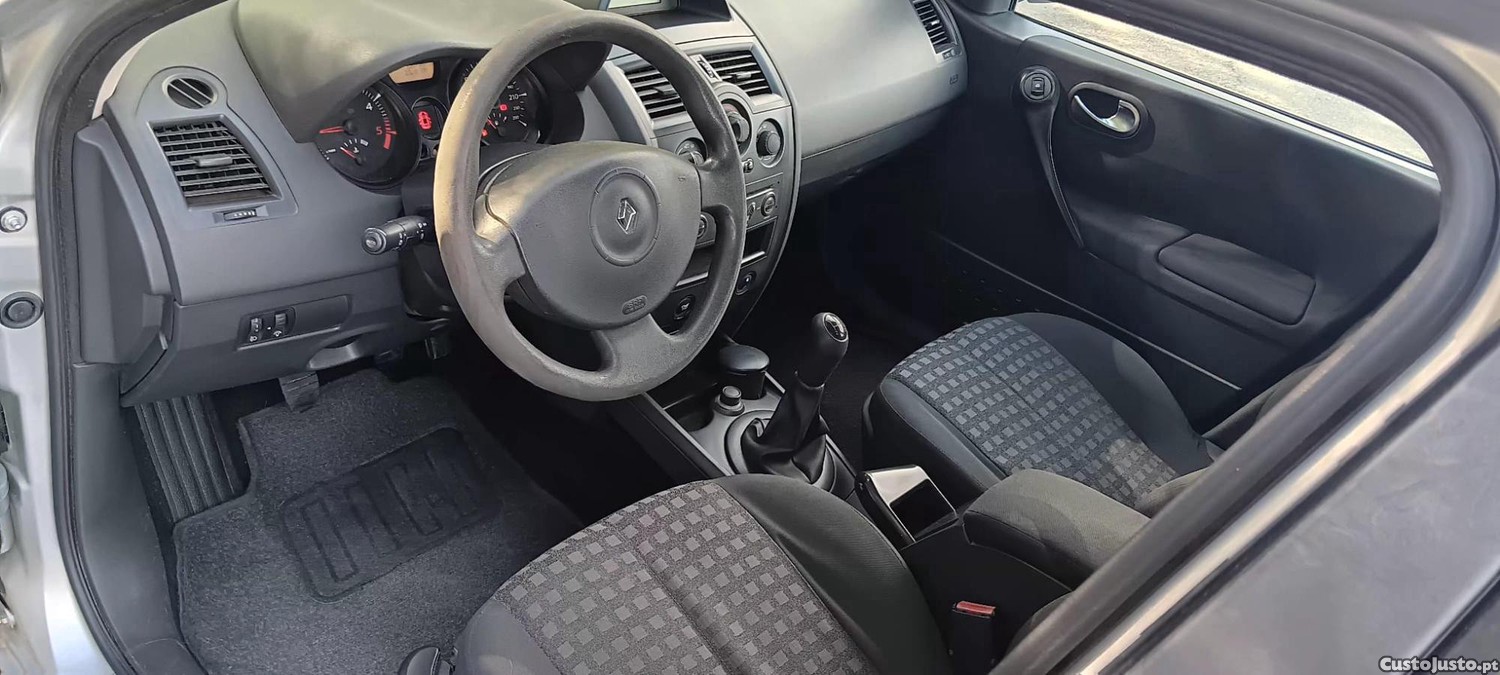 Renault Mégane 1.5 DCI — photo 2