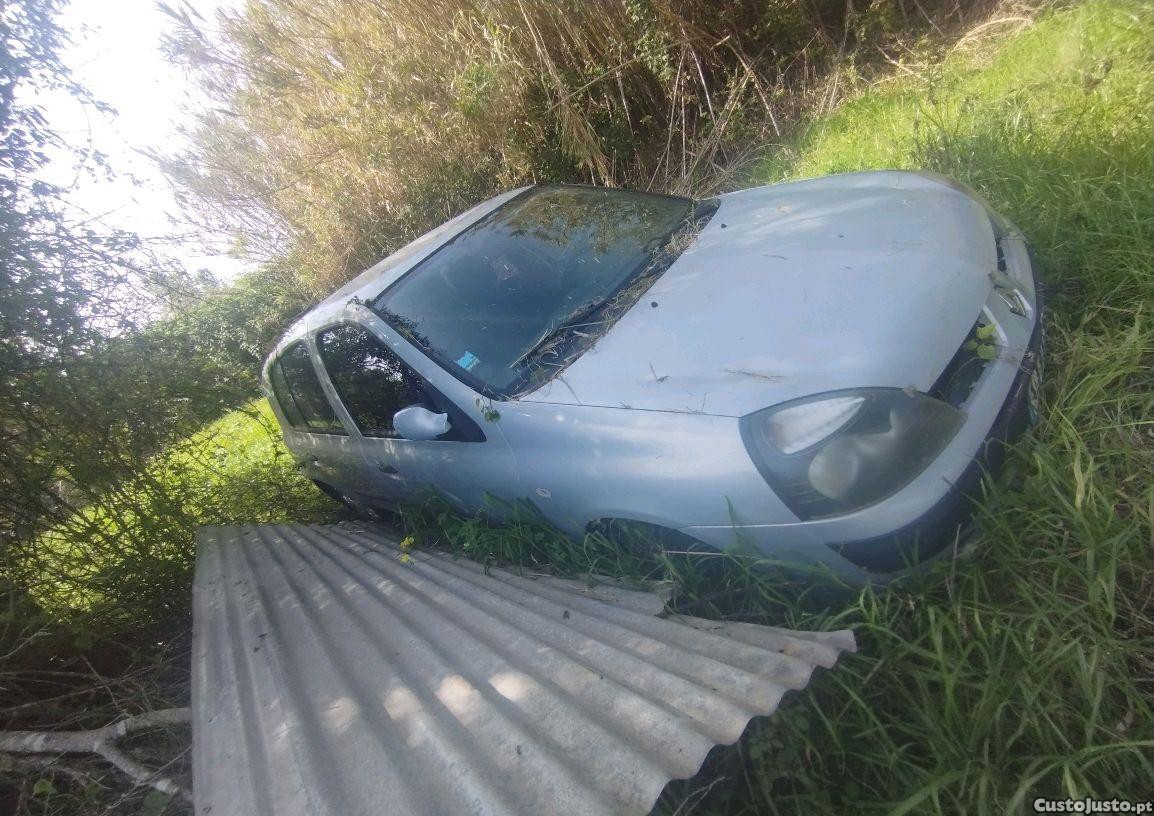 Renault Clio clio 2 — fotografia 3