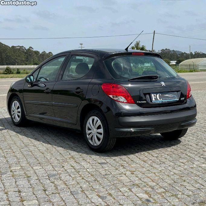 Peugeot 207 1.4 Hdi — fotografia 4