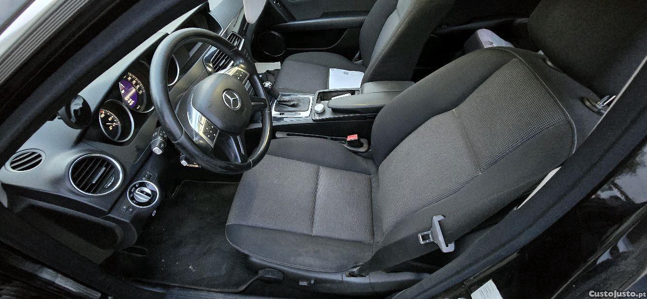 Mercedes-Benz C 180 2.2 - 12 foto 3