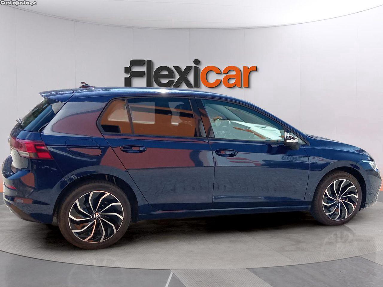 Volkswagen Golf 1.0 TSI LIFE — fotografia 10