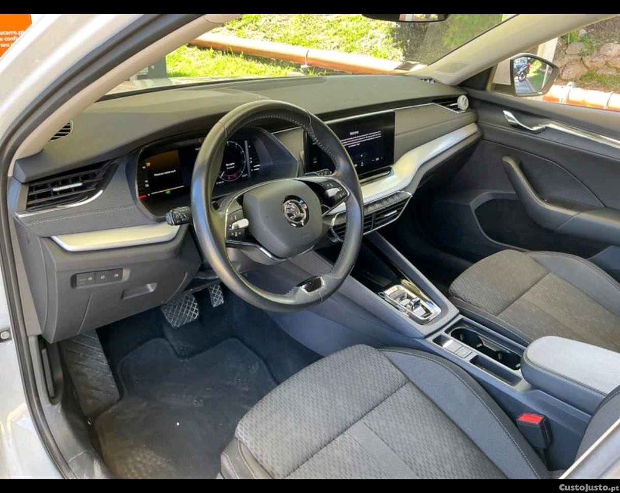 Skoda Octavia Break plug-in hybrid 204 cv - 21 — photo 3