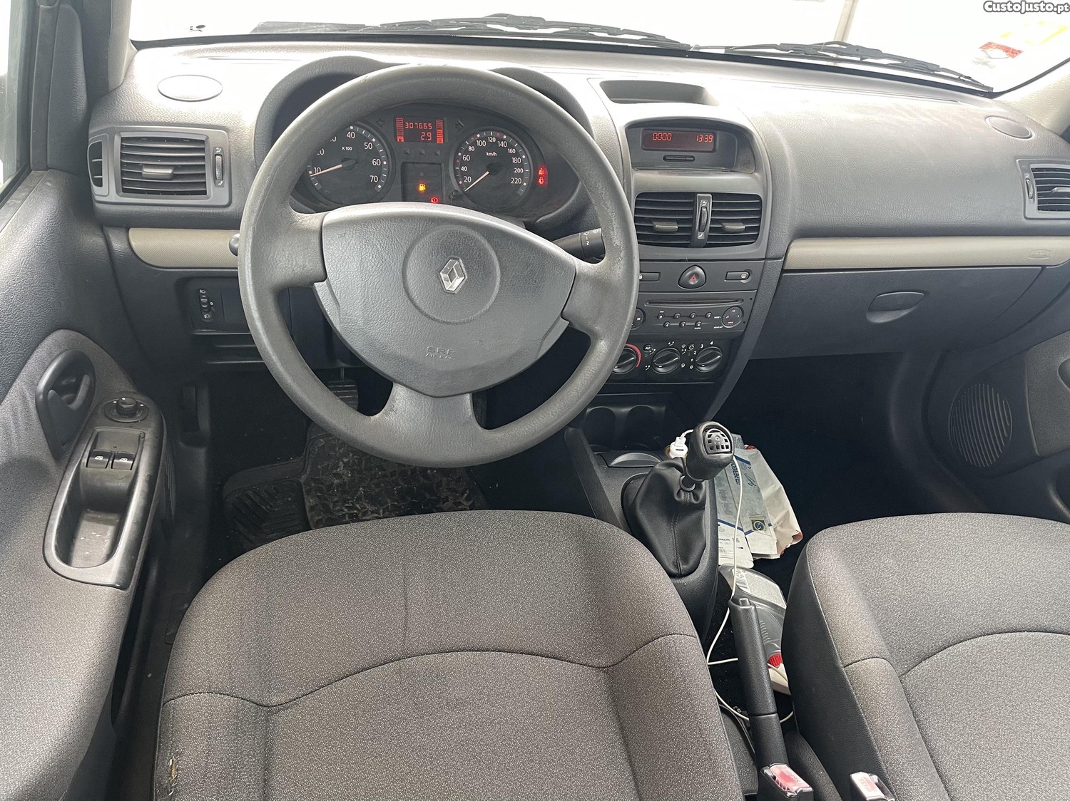 Renault Clio 1.5 Dci - 05 foto 5