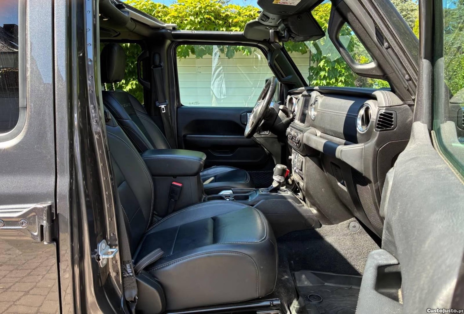 Jeep  3.0 CRD Overland AT8 - 21 — photo 4