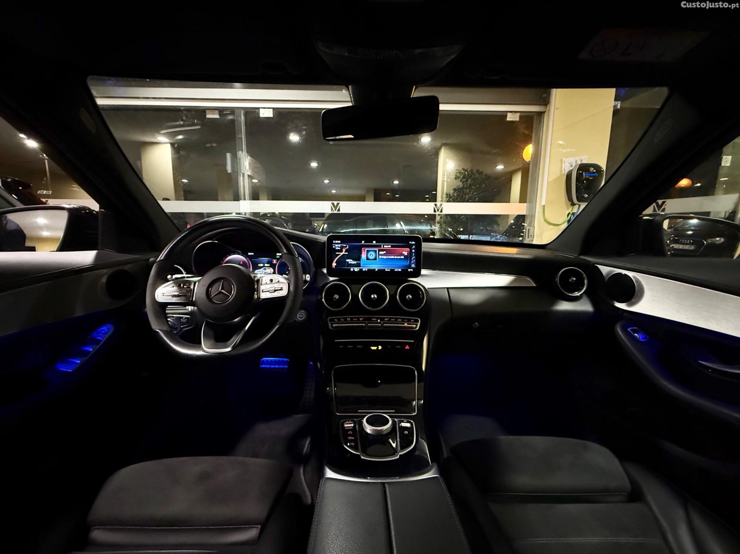 Mercedes-Benz C 220 d AMG Line — fotografia 4