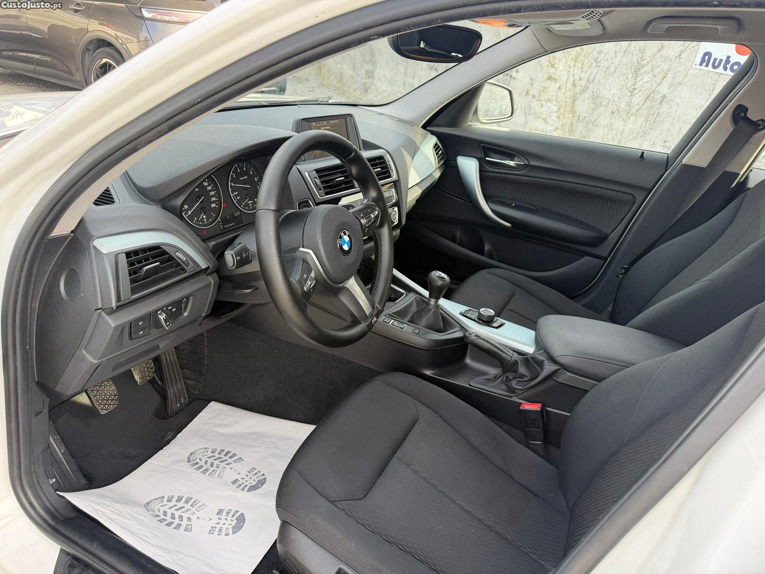 BMW 116 i — fotografia 7