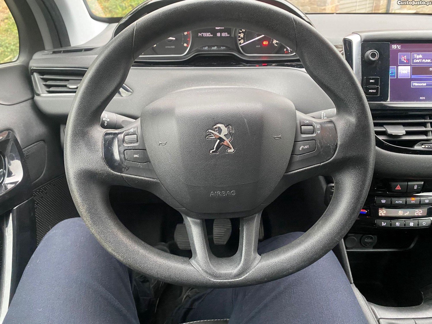 Peugeot 208 1.6 hdi active — fotografia 7