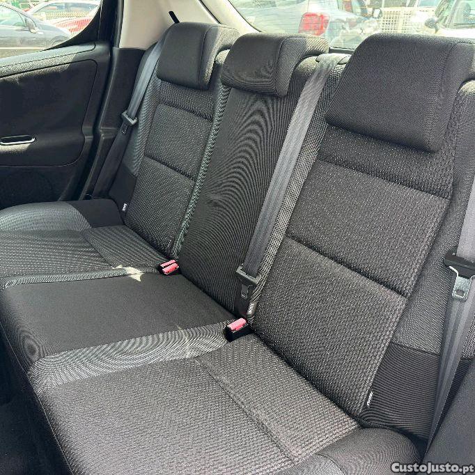 Peugeot 207 1.4 Hdi — fotografia 2