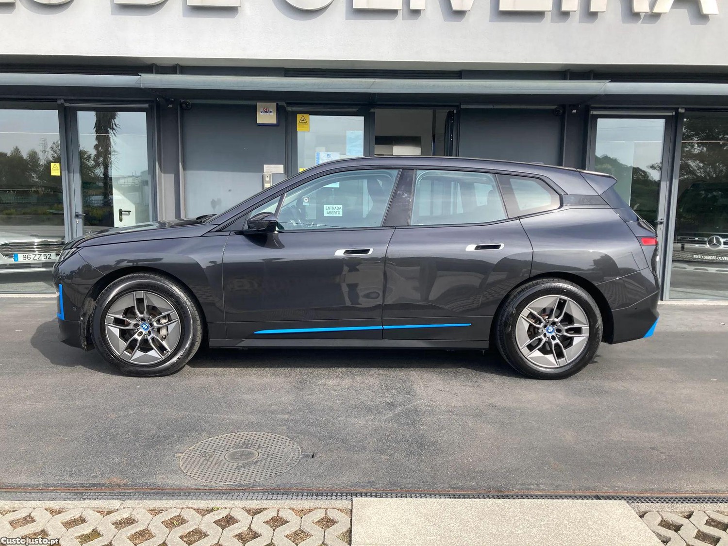 BMW iX xDrive 40 - 22 — photo 5