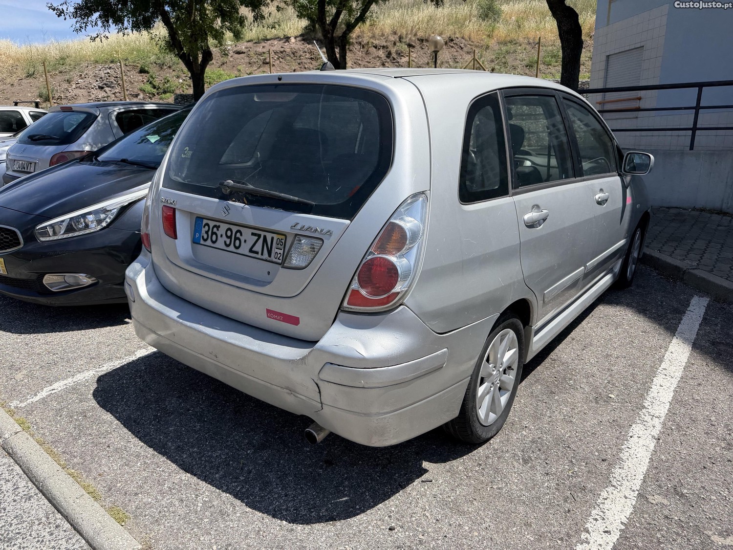 Suzuki Liana — fotografia 5