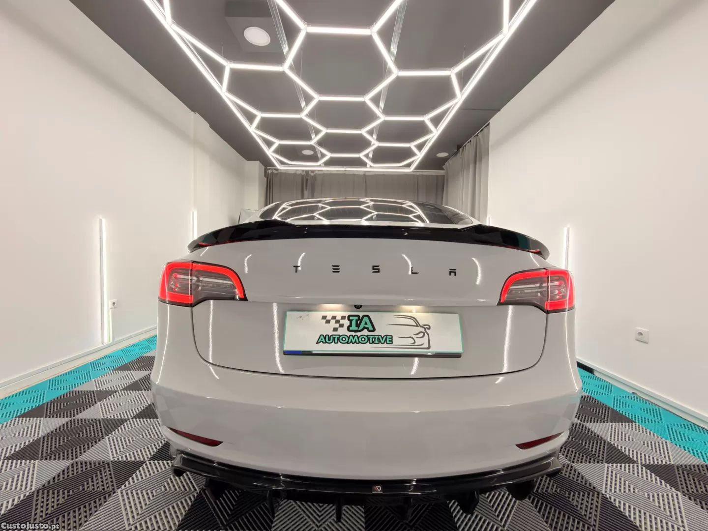 Tesla Model 3 Standard rwd plus — fotografia 18