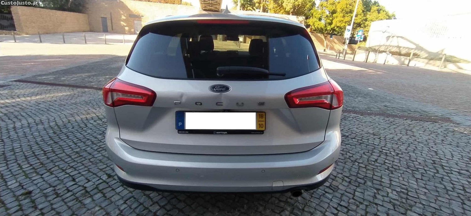Ford Focus 1.5 TDCI Titanium GPS 120cv — fotografia 5