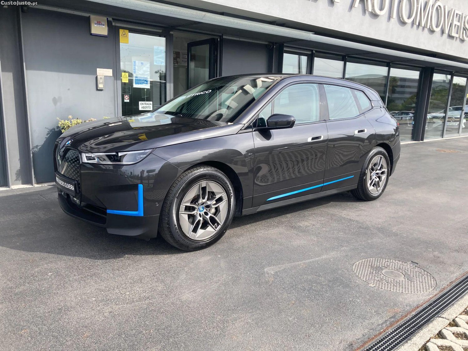 BMW iX xDrive 40 - 22 — photo 4