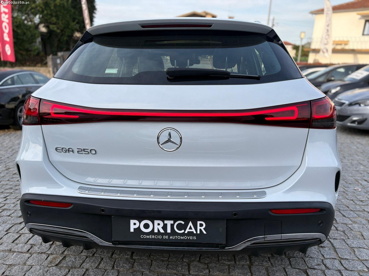 Mercedes-Benz EQA AMG Line — fotografia 14