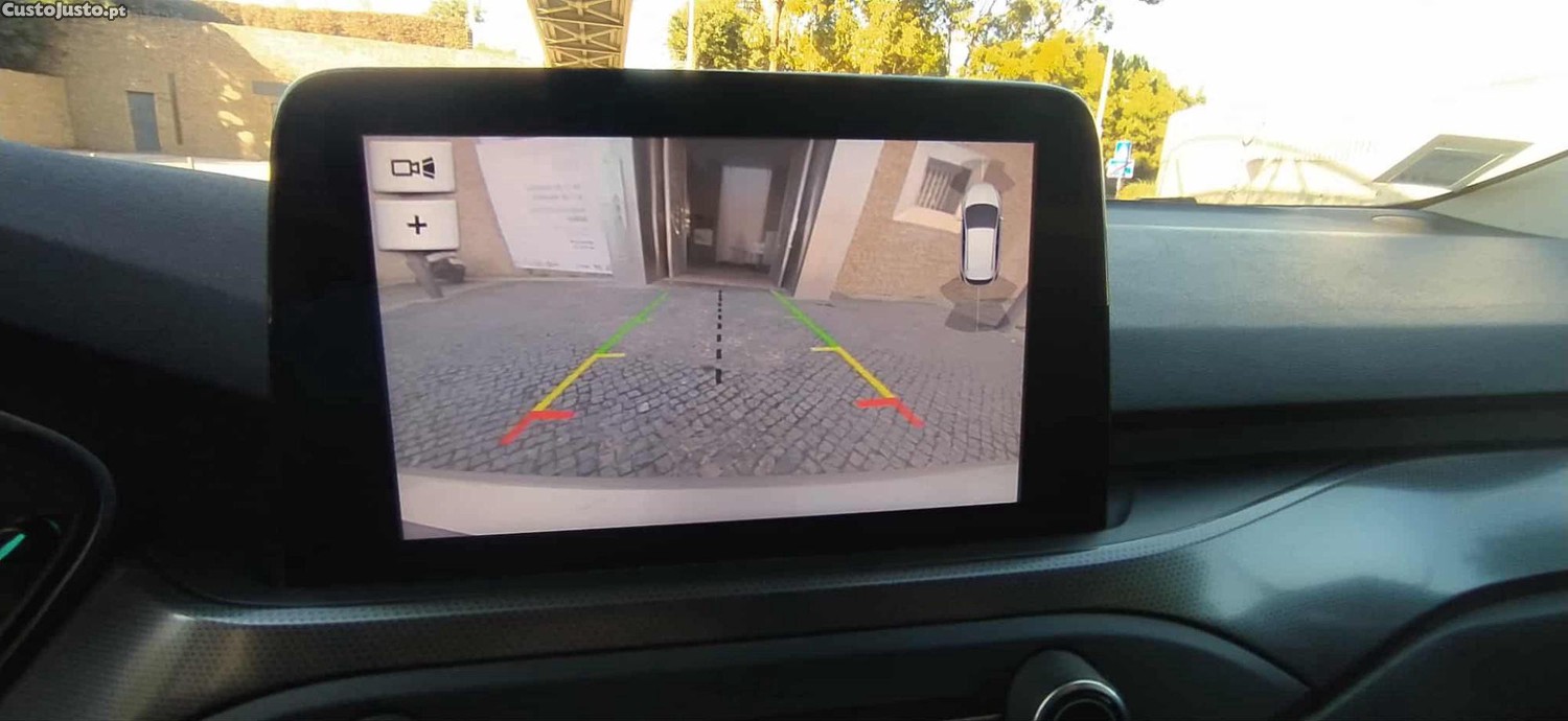 Ford Focus 1.5 TDCI Titanium GPS 120cv — fotografia 2