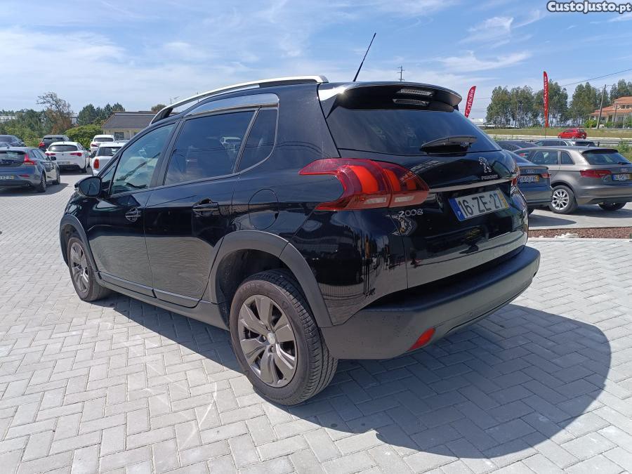 Peugeot 2008 1.5 BlueHDi Signatur