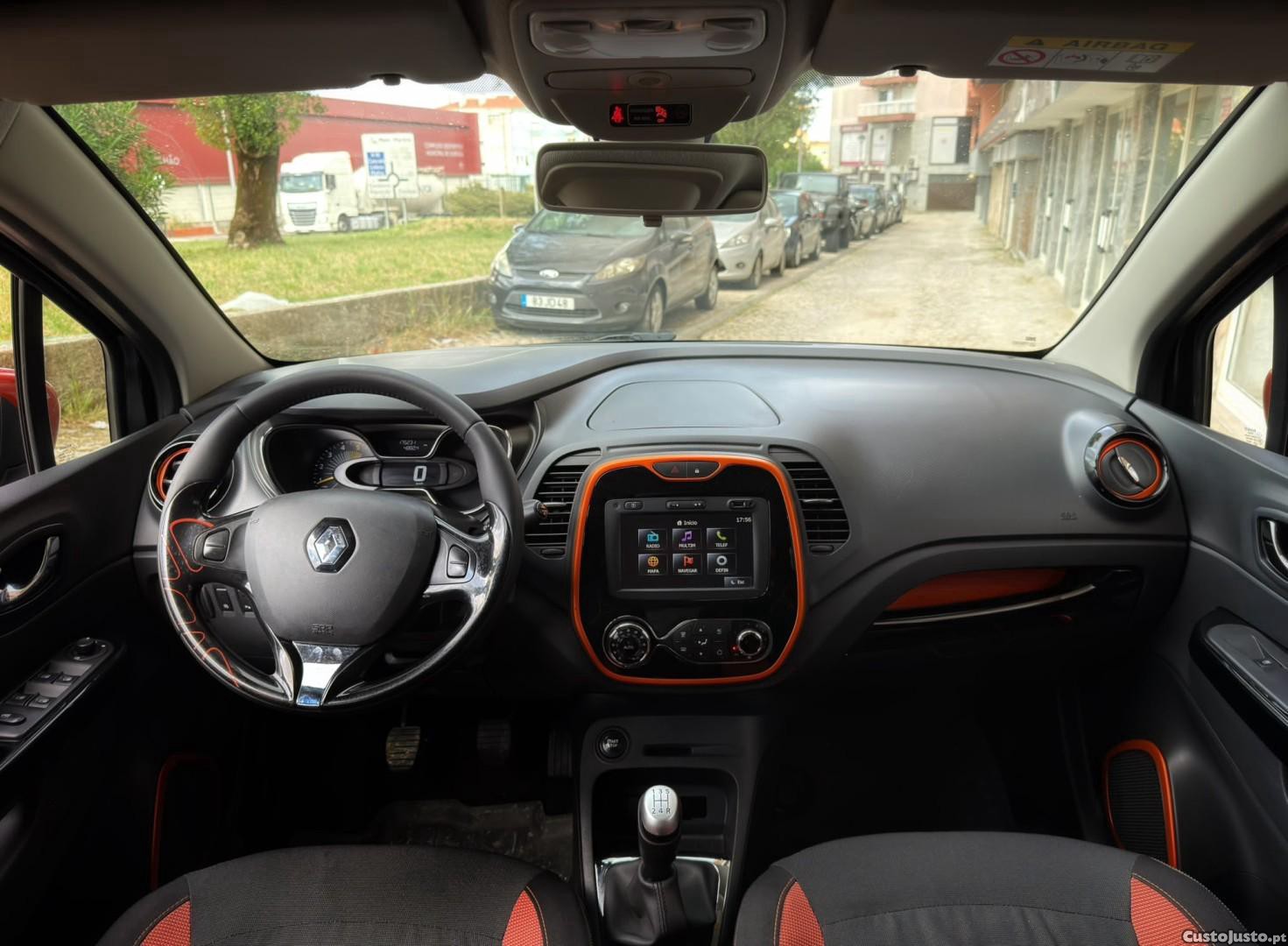 Renault Captur 1.5 dCi Exclusive — fotografia 16