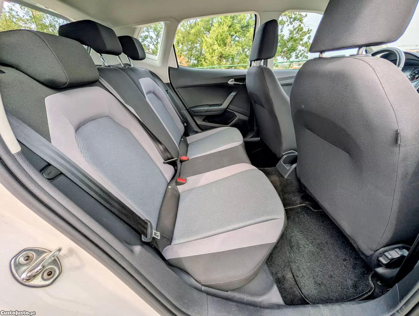 SEAT Arona 1.6 tdi style — fotografia 11