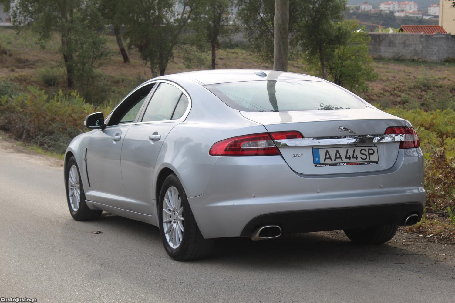 Jaguar XF 2.7D  V6 Luxury - 08 foto 4