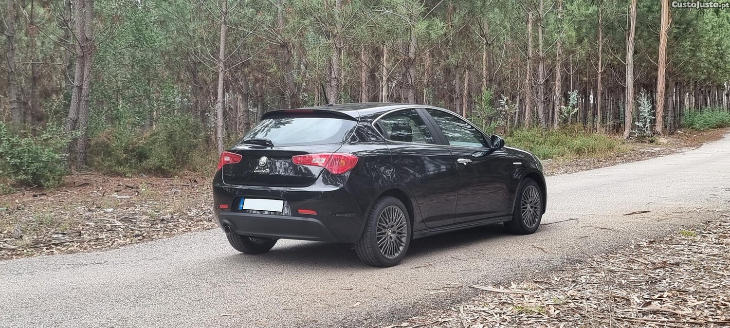 Alfa Romeo Giulietta 1.6 JTDm Distinctive Nacional — photo 4