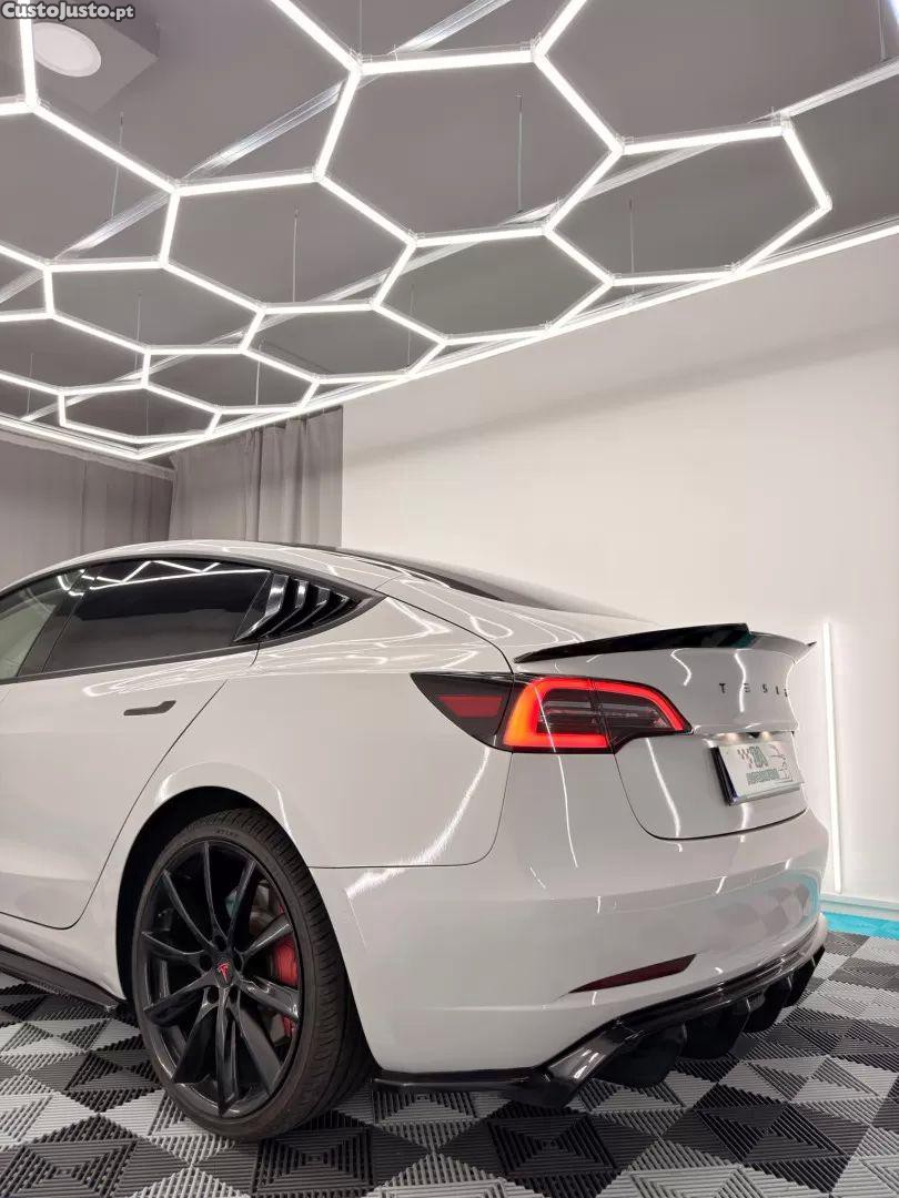 Tesla Model 3 Standard rwd plus — fotografia 19