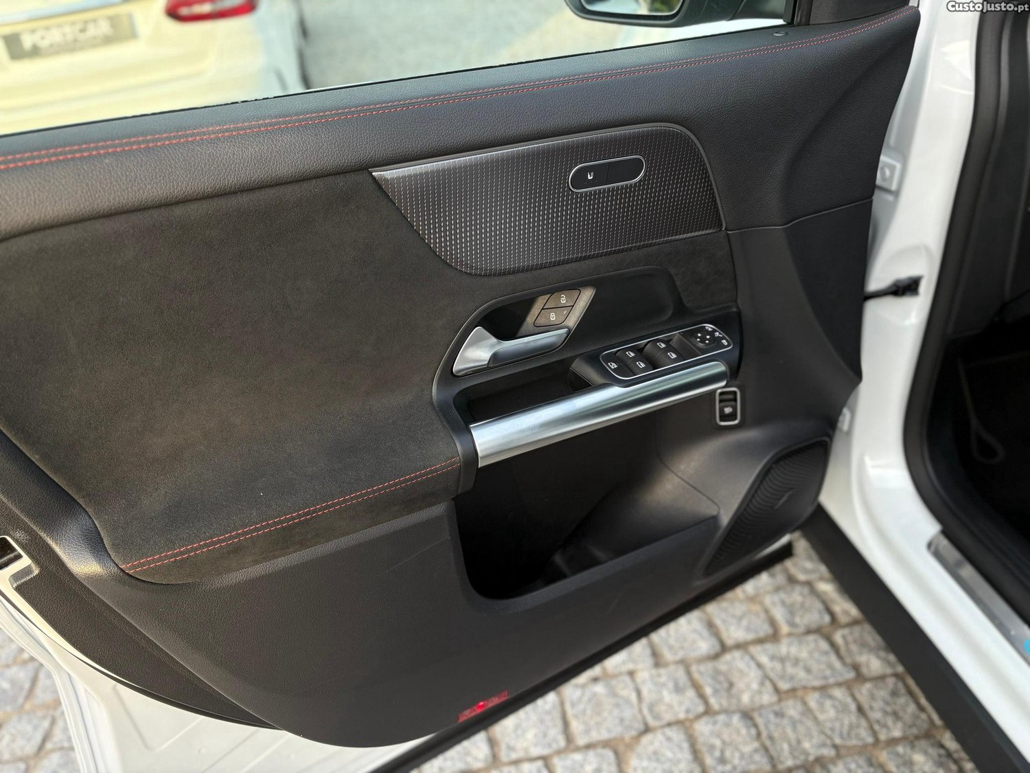 Mercedes-Benz EQA AMG Line — fotografia 6