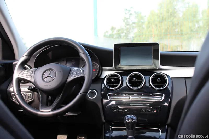 Mercedes-Benz C 180 d Exclusive — fotografia 19