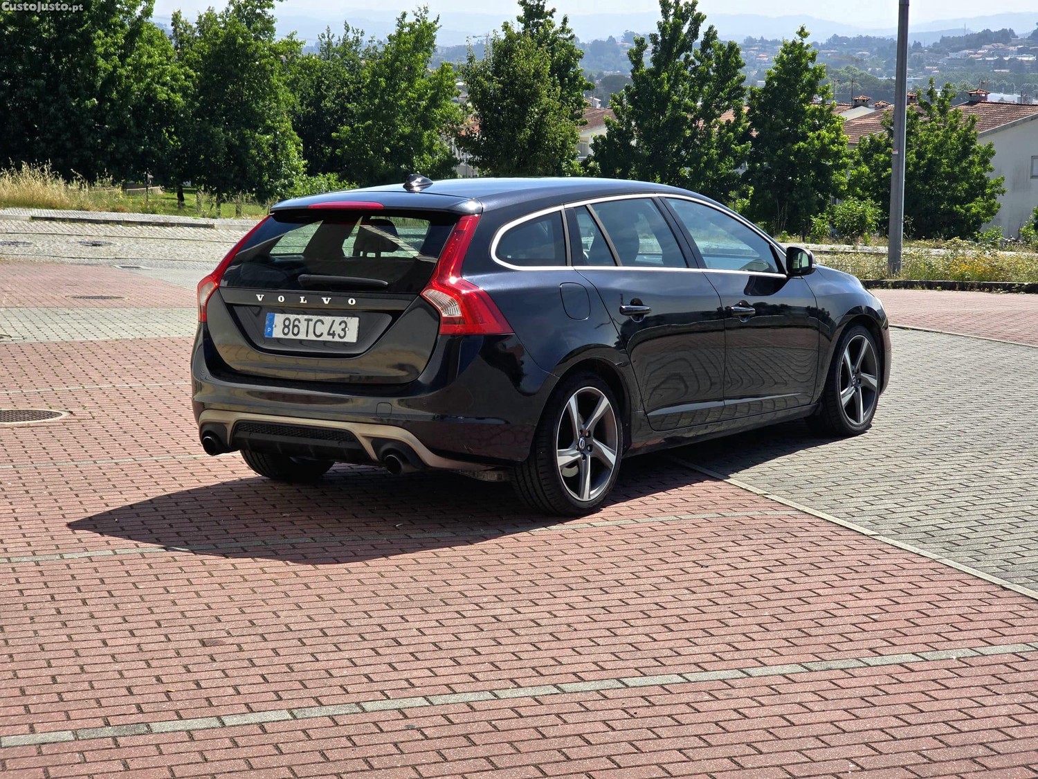 Volvo V60 R Design — photo 4