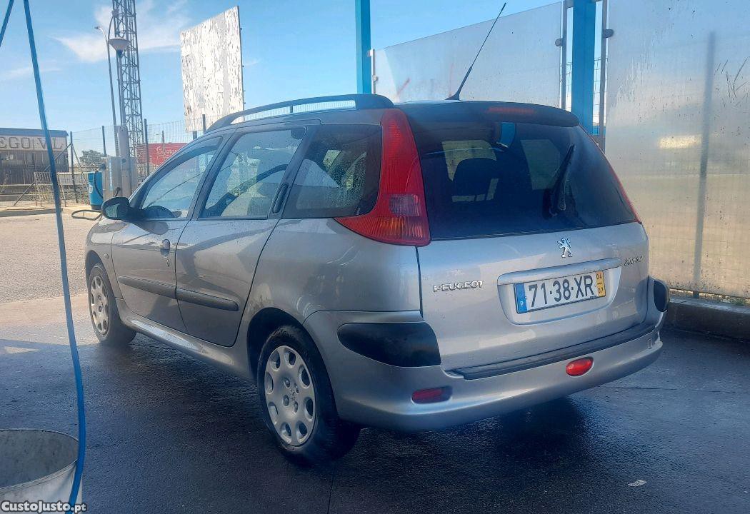 Peugeot 206 sw poucos kms muito económica — fotografia 5