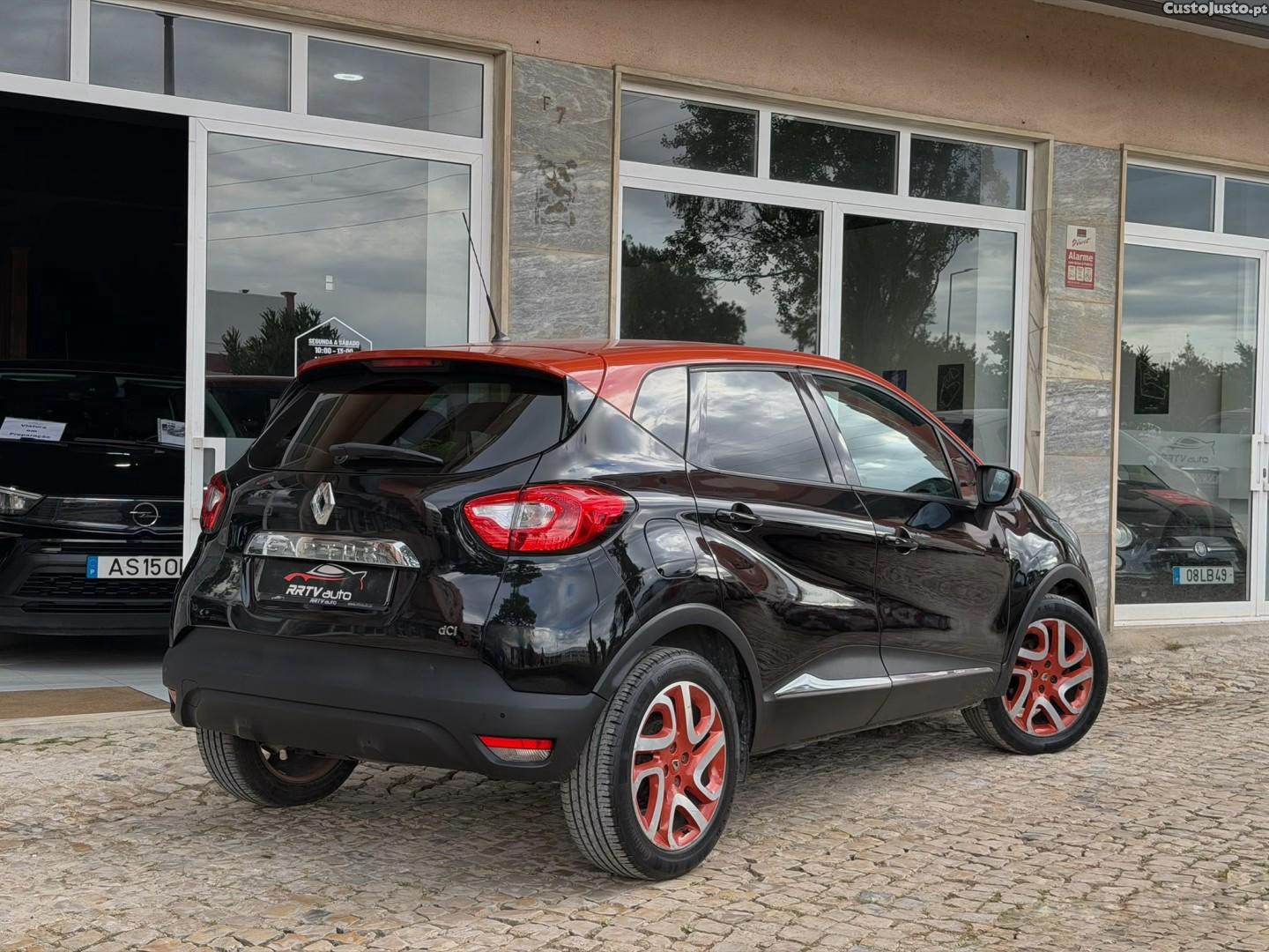 Renault Captur 1.5 dCi Exclusive — fotografia 11