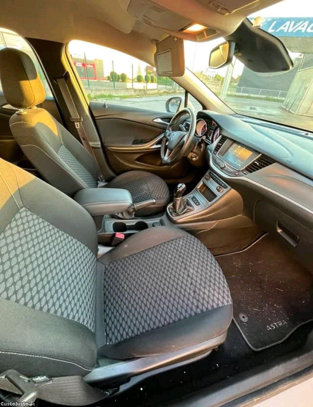 Opel Astra 1.5 cdti ano 2020 — fotografia 2