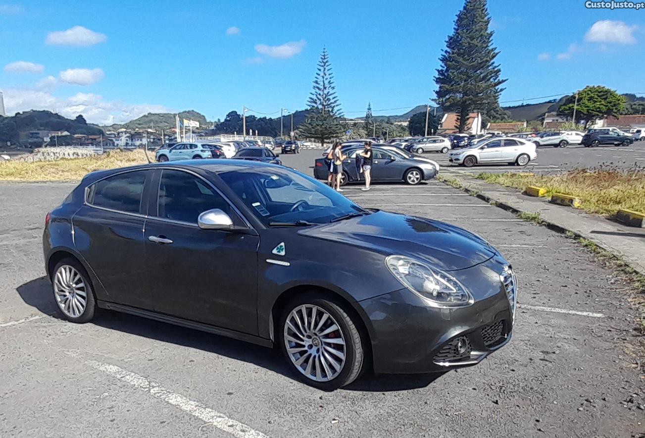 Alfa Romeo Giulietta 2.0 Jtdm 170 cv — photo 2