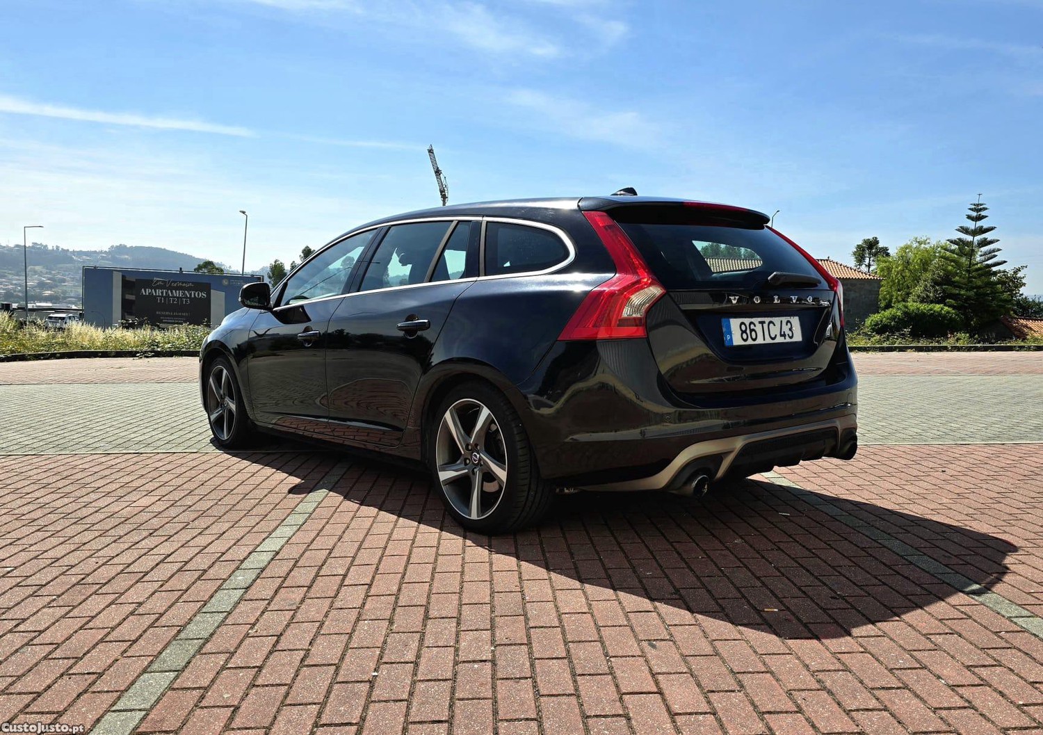 Volvo V60 R Design — photo 3