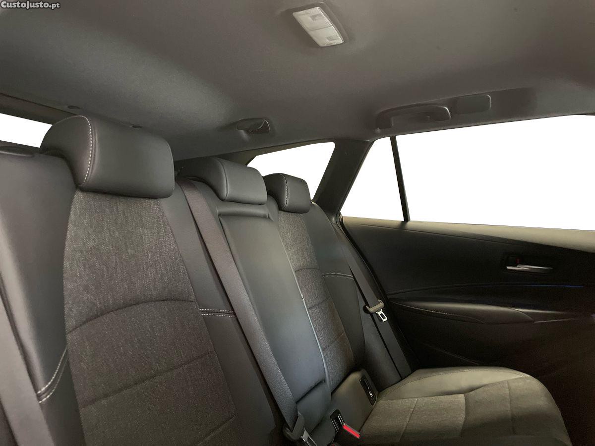 Toyota Corolla TS 1.8 Hybrid Comfort Plus — fotografia 9
